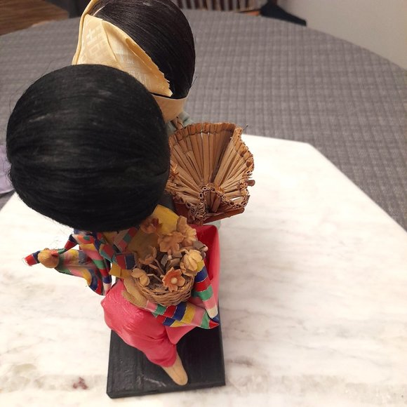 Vintage 1970's Pair of Bradley Asian Dolls on Lacquered Platform - Picture 8 of 11